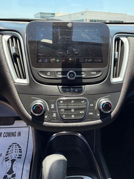 2022 Chevrolet Malibu FWD LT