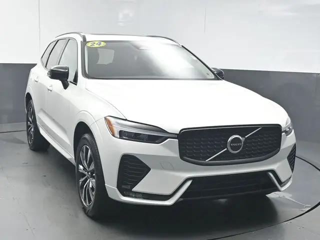 2024 Volvo XC60 B5 Core Dark Theme