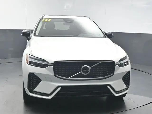 2024 Volvo XC60 B5 Core Dark Theme
