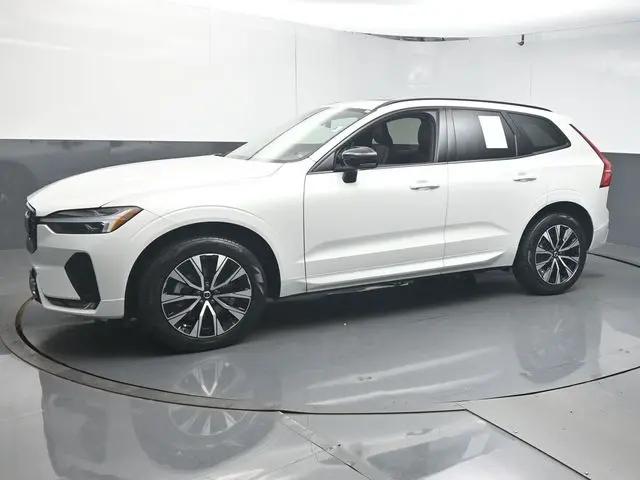 2024 Volvo XC60 B5 Core Dark Theme