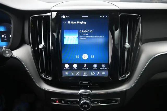 2024 Volvo XC60 B5 Core Dark Theme