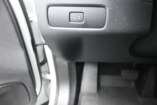 2024 Volvo XC60 B5 Core Dark Theme