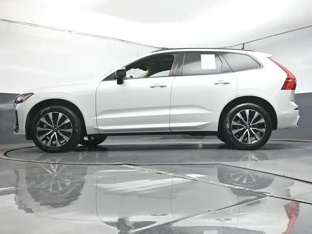 2024 Volvo XC60 B5 Core Dark Theme