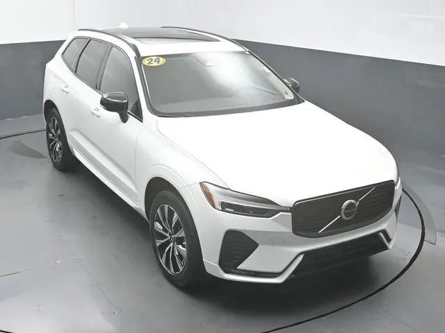 2024 Volvo XC60 B5 Core Dark Theme