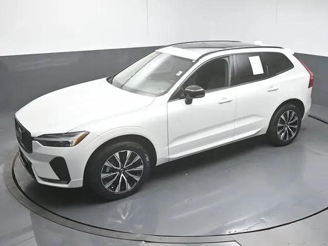 2024 Volvo XC60 B5 Core Dark Theme