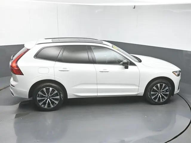 2024 Volvo XC60 B5 Core Dark Theme