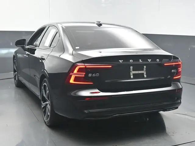2023 Volvo S60 B5 Plus Dark Theme