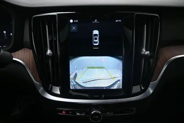 2023 Volvo S60 B5 Plus Dark Theme