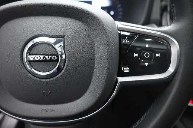 2023 Volvo S60 B5 Plus Dark Theme