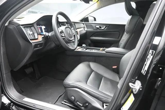 2023 Volvo S60 B5 Plus Dark Theme
