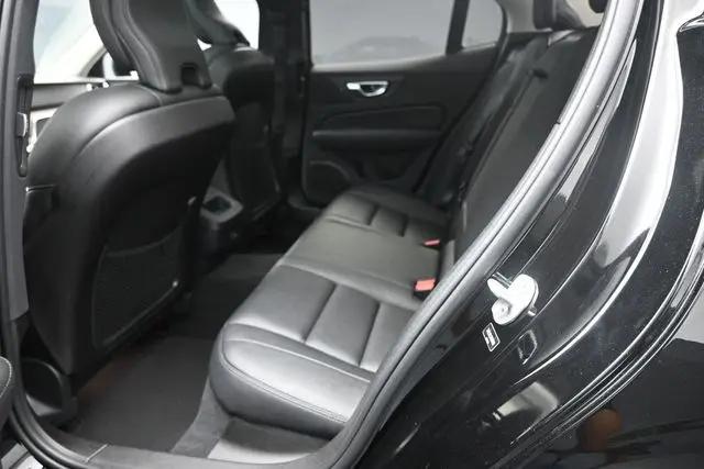 2023 Volvo S60 B5 Plus Dark Theme