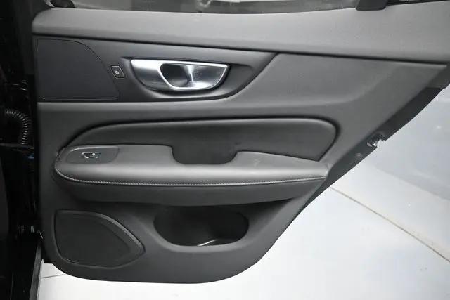 2023 Volvo S60 B5 Plus Dark Theme