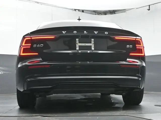 2023 Volvo S60 B5 Plus Dark Theme