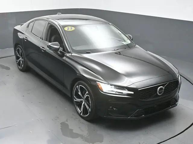 2023 Volvo S60 B5 Plus Dark Theme