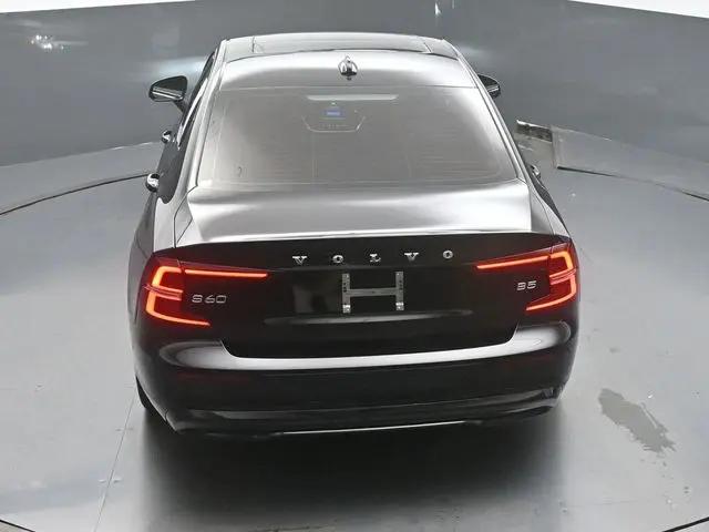 2023 Volvo S60 B5 Plus Dark Theme