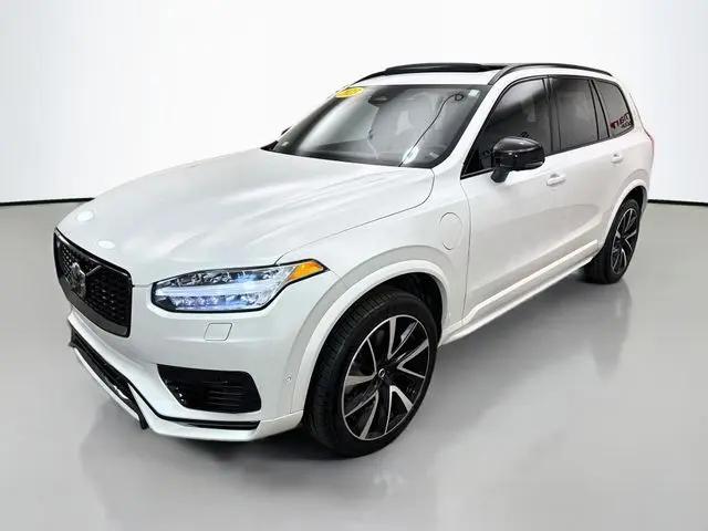 2023 Volvo XC90 Recharge T8 Ultimate Dark Theme 7-Seater
