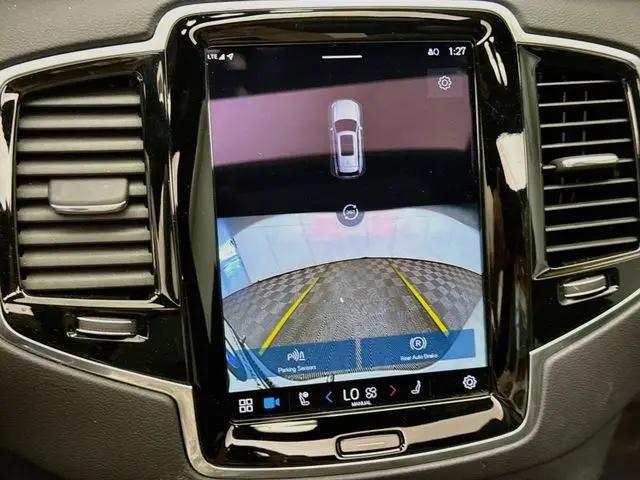 2023 Volvo XC90 Recharge T8 Ultimate Dark Theme 7-Seater