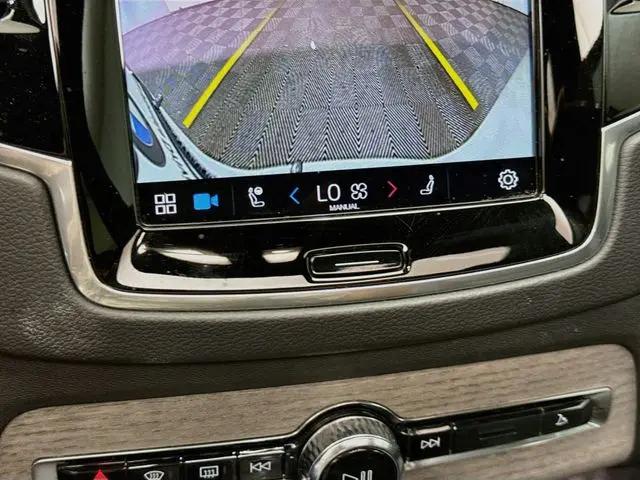 2023 Volvo XC90 Recharge T8 Ultimate Dark Theme 7-Seater