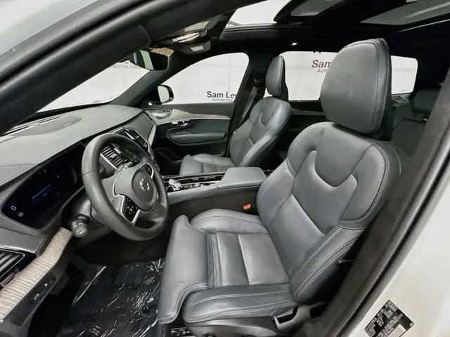 2023 Volvo XC90 Recharge T8 Ultimate Dark Theme 7-Seater