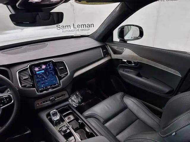 2023 Volvo XC90 Recharge T8 Ultimate Dark Theme 7-Seater
