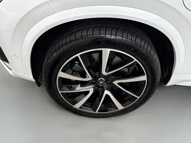 2023 Volvo XC90 Recharge T8 Ultimate Dark Theme 7-Seater