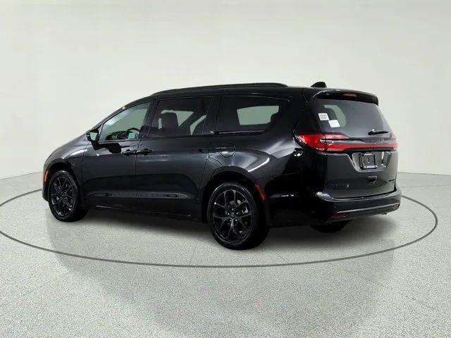 2027 Chrysler Pacifica Limited