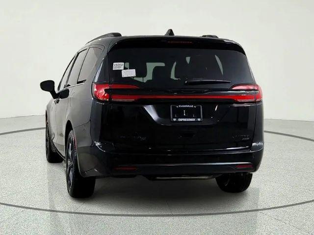 2027 Chrysler Pacifica Limited