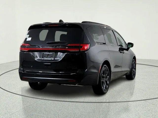 2027 Chrysler Pacifica Limited