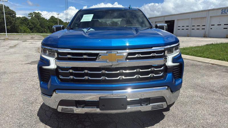 2023 Chevrolet Silverado 1500 4WD Crew Cab Short Bed LTZ