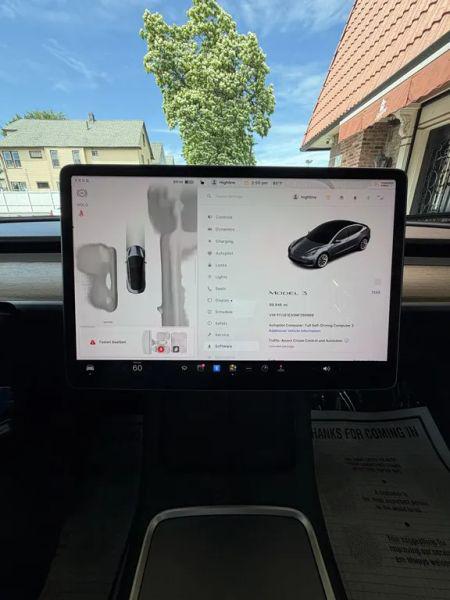 2022 Tesla Model 3 Rear-Wheel Drive