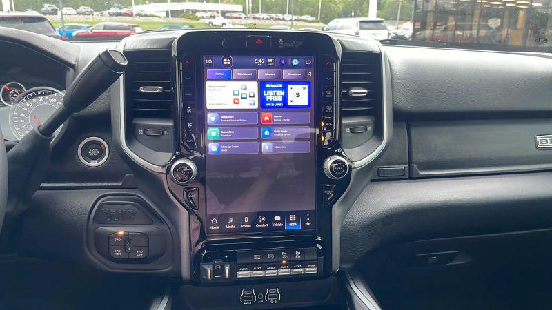 2025 Ram 3500 Big Horn Crew Cab 4x4 8' Box
