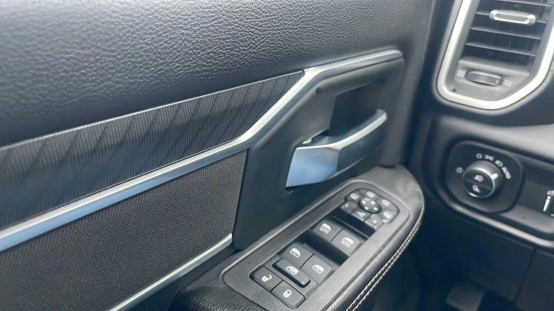 2025 Ram 3500 Big Horn Crew Cab 4x4 8' Box
