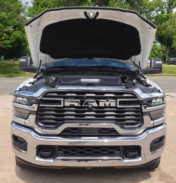 2025 Ram 3500 Big Horn Crew Cab 4x4 8' Box