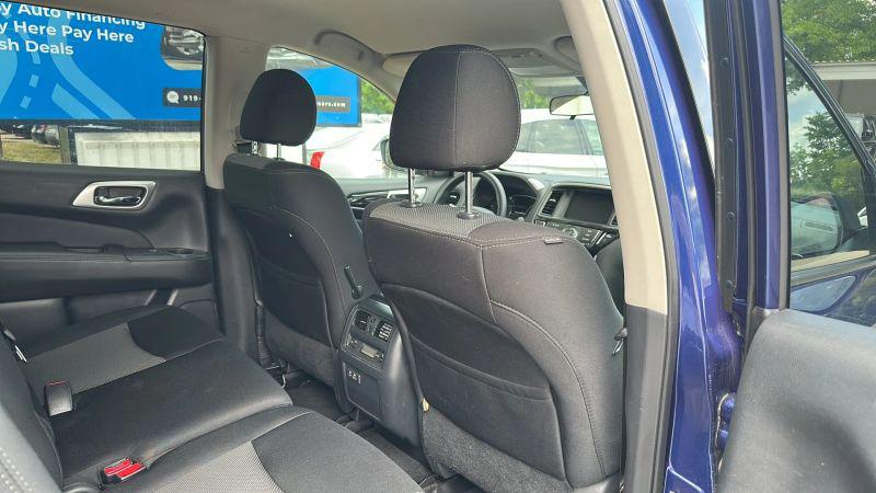 2019 Nissan Pathfinder S