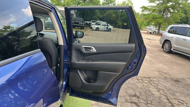 2019 Nissan Pathfinder S