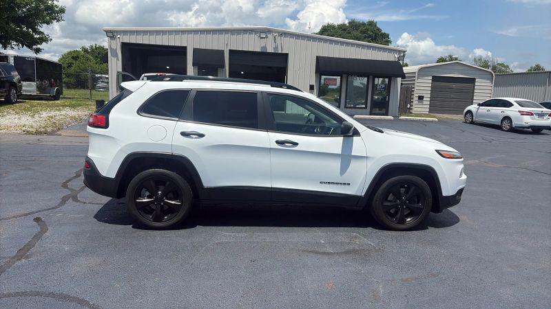 2017 Jeep Cherokee Altitude FWD