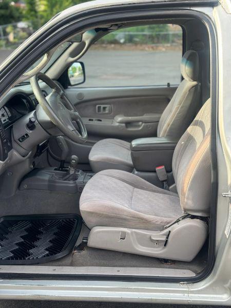 2002 Toyota Tacoma Base V6