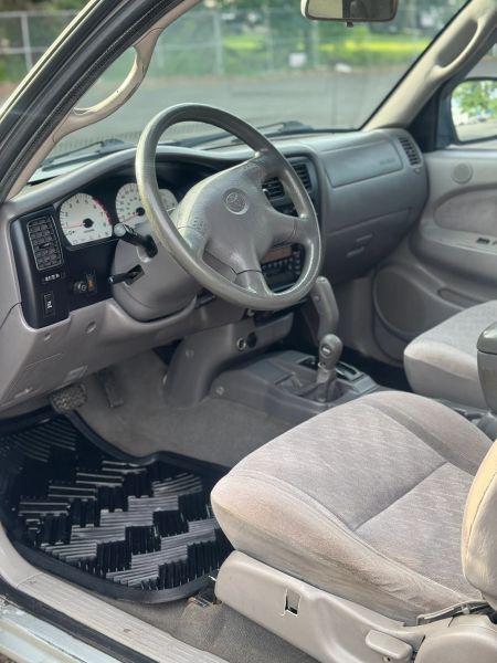 2002 Toyota Tacoma Base V6