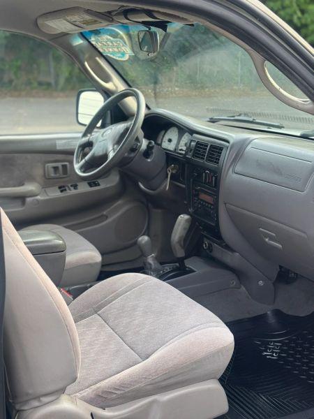 2002 Toyota Tacoma Base V6