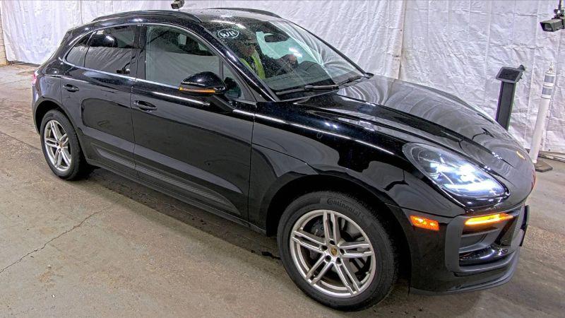 2022 Porsche Macan Base