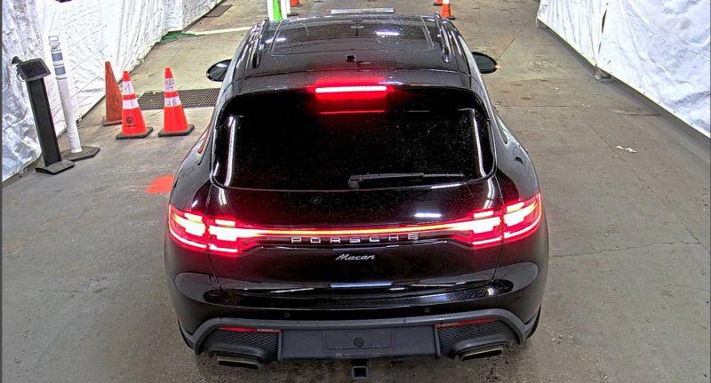 2022 Porsche Macan Base