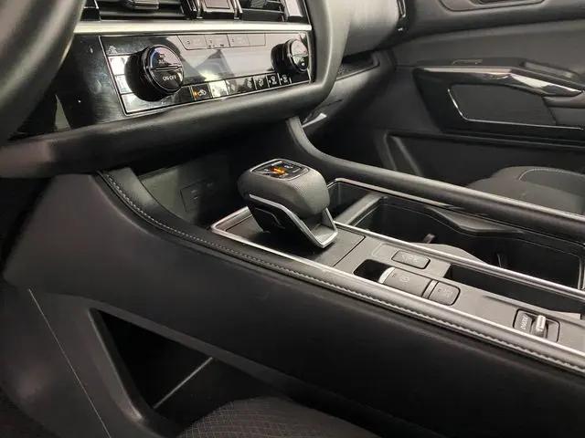 2025 Nissan Pathfinder SV FWD