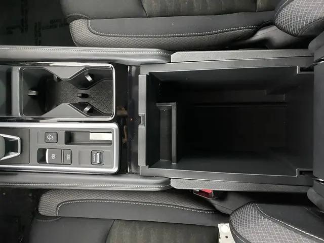 2025 Nissan Pathfinder SV FWD