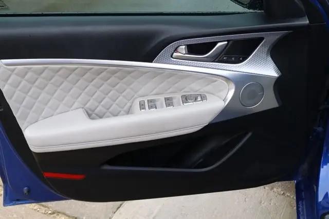 2023 Genesis G70 3.3T RWD
