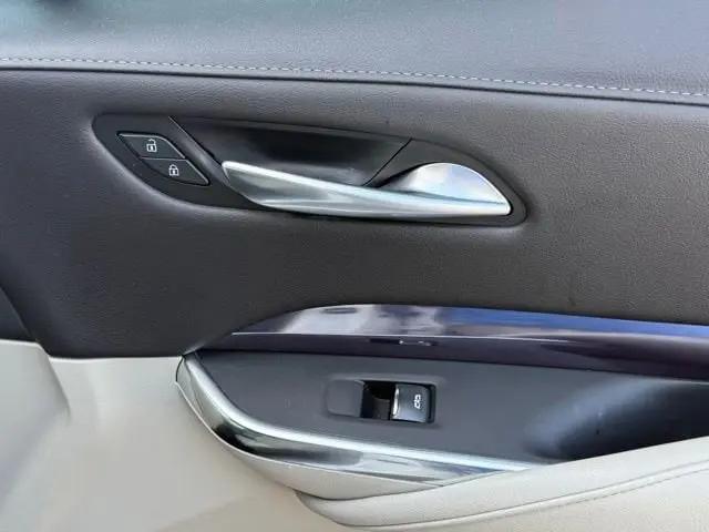 2023 Cadillac XT4 FWD Luxury