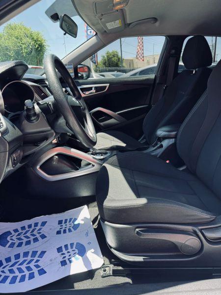 2016 Hyundai Veloster Base