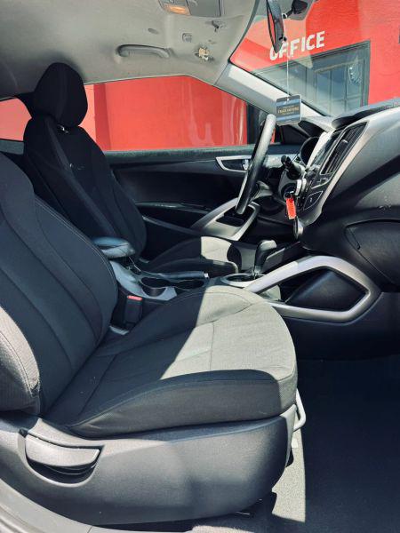 2016 Hyundai Veloster Base
