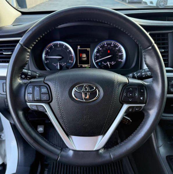 2019 Toyota Highlander SE