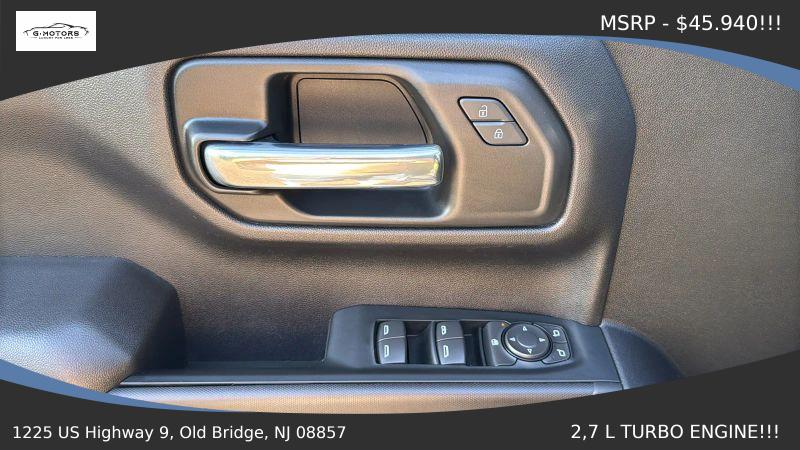 2023 Chevrolet Silverado 1500 2WD Crew Cab Short Bed Custom