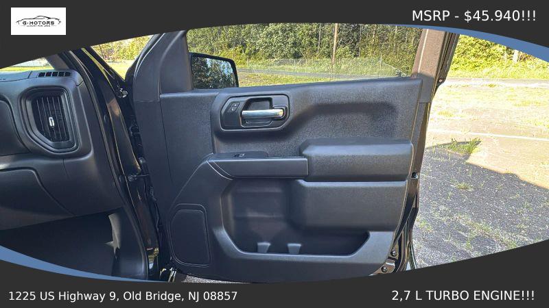 2023 Chevrolet Silverado 1500 2WD Crew Cab Short Bed Custom